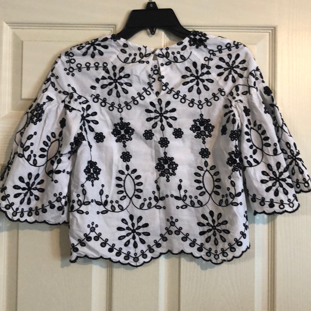 Zara Black & White Floral Embroidered Eyelet Top - Picture 4 of 6